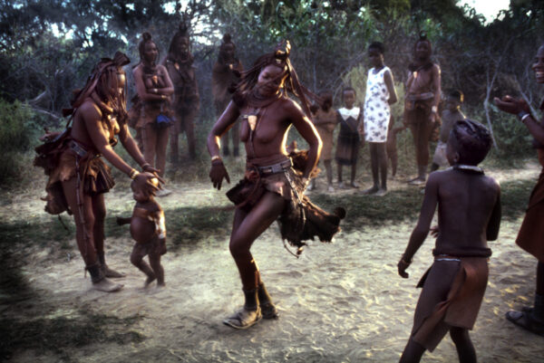 Keep the Dance Alive - Qua la danse continue / Rina Sherman