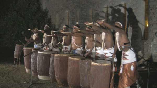 Akayzwe et Urugangazi - Danses et percussions de Burundi et Rwanda